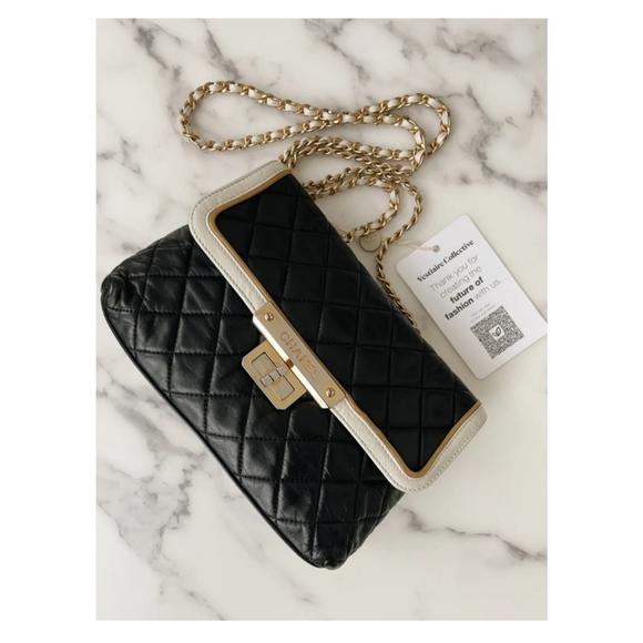 CHANEL flap bag - Picture 2 of 16